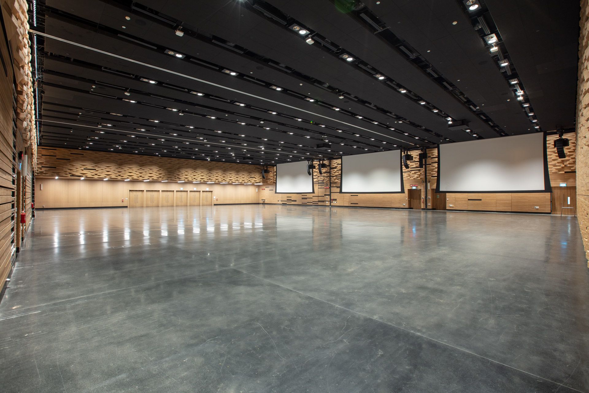 Photo of empty SMU Hall